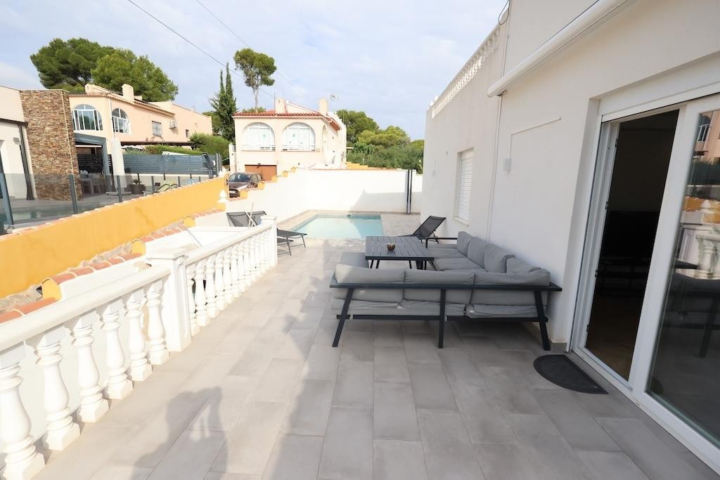 Huis te koop in Torrevieja | 5 slaapkamers H5516350