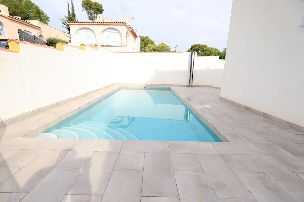 Huis te koop in Torrevieja | 5 slaapkamers H5516350