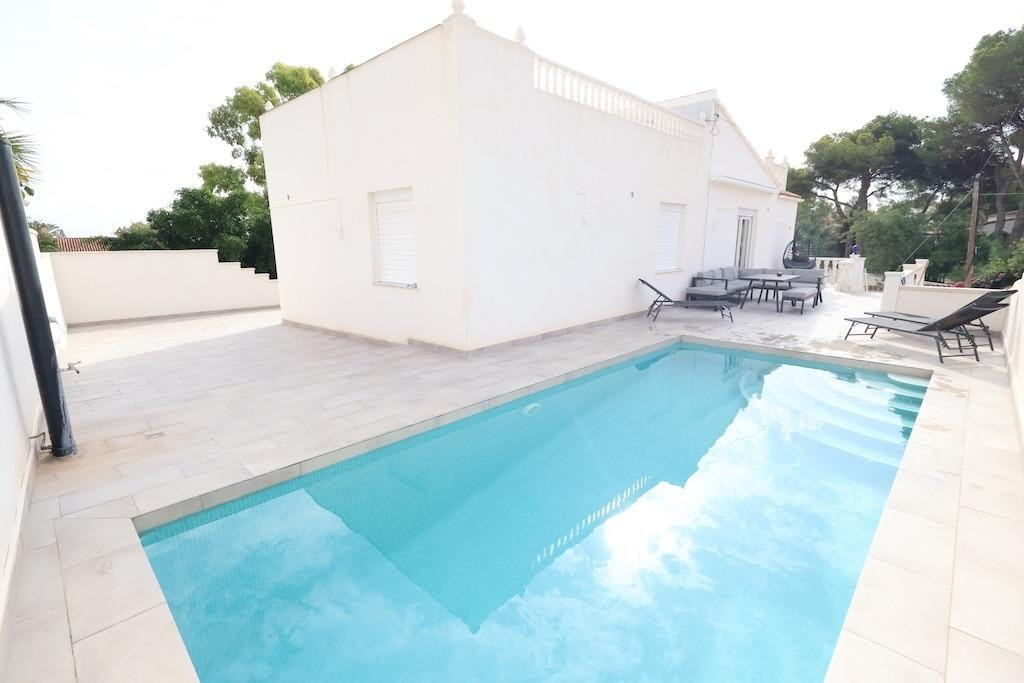 Huis te koop in Torrevieja | 5 slaapkamers H5516350