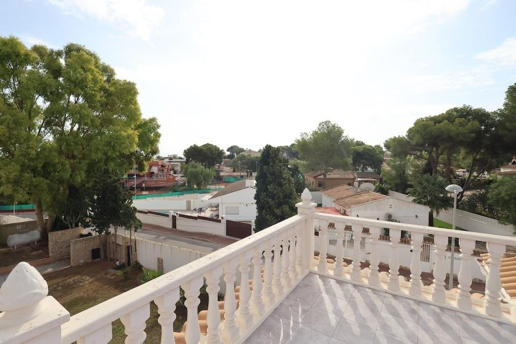 Huis te koop in Torrevieja | 5 slaapkamers H5516350