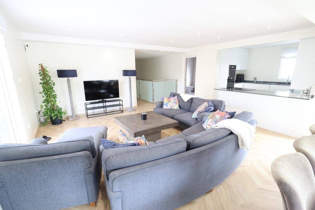 Huis te koop in Torrevieja | 5 slaapkamers H5516350
