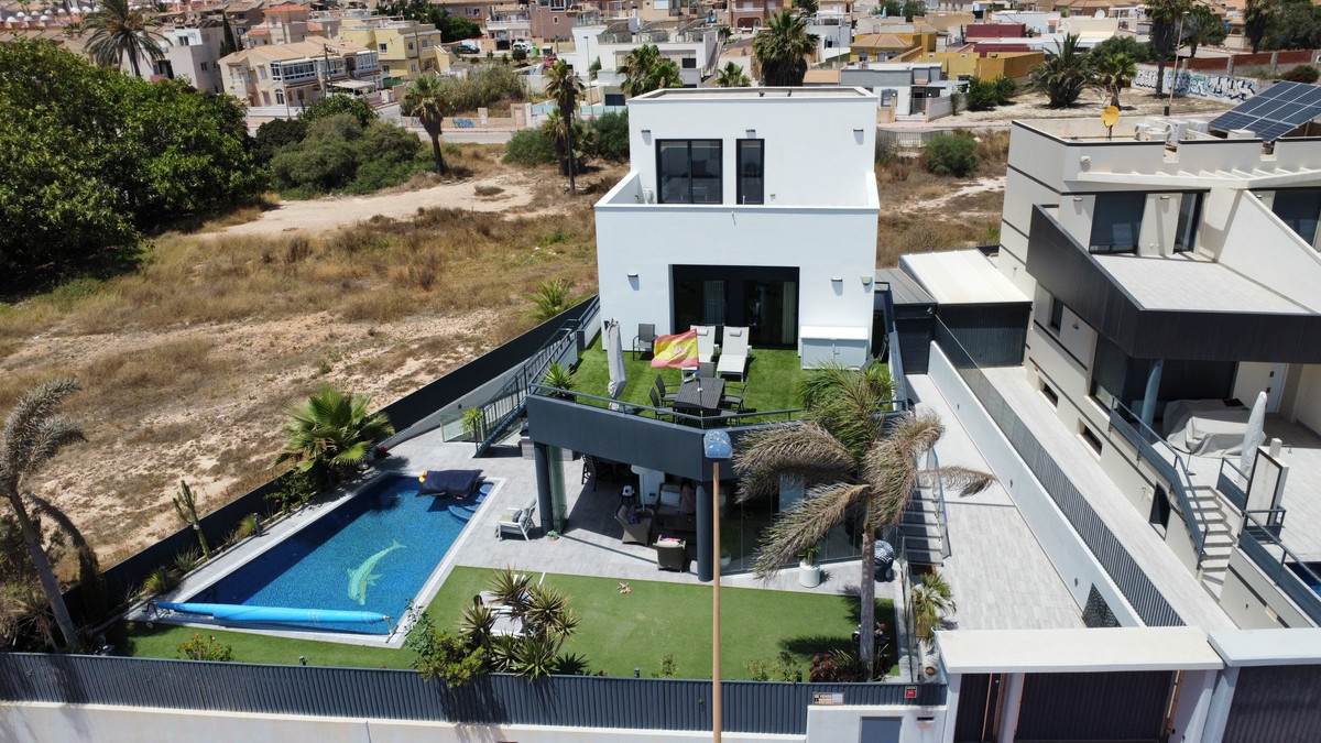 Huis te koop in Torrevieja | 4 slaapkamers H5517166