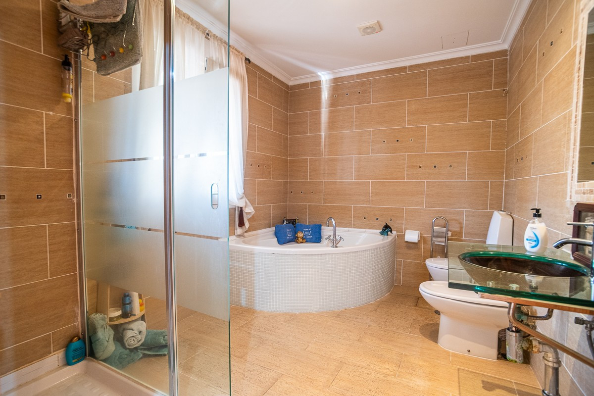 Huis te koop in Torrevieja | 6 slaapkamers H5520520