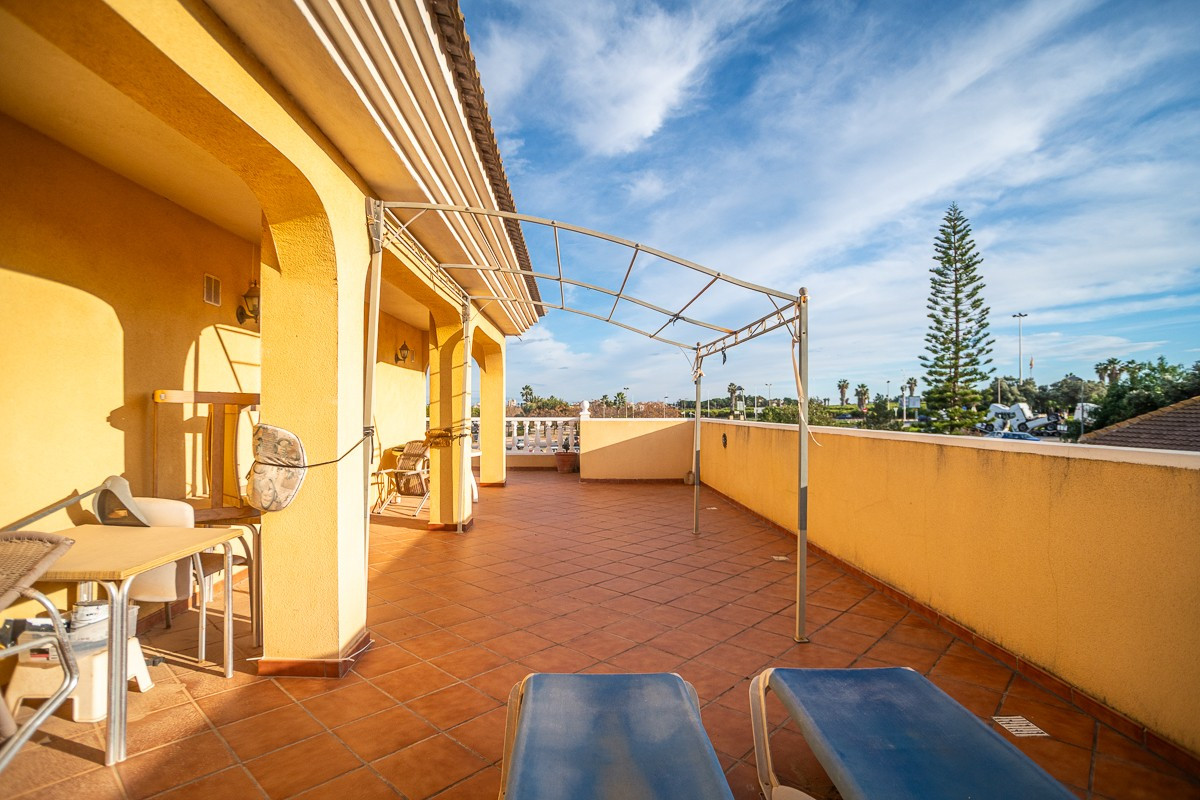 Huis te koop in Torrevieja | 6 slaapkamers H5520520