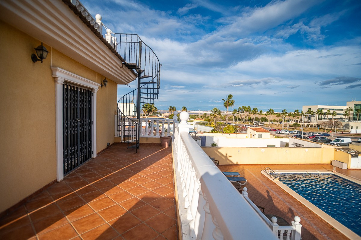 Huis te koop in Torrevieja | 6 slaapkamers H5520520