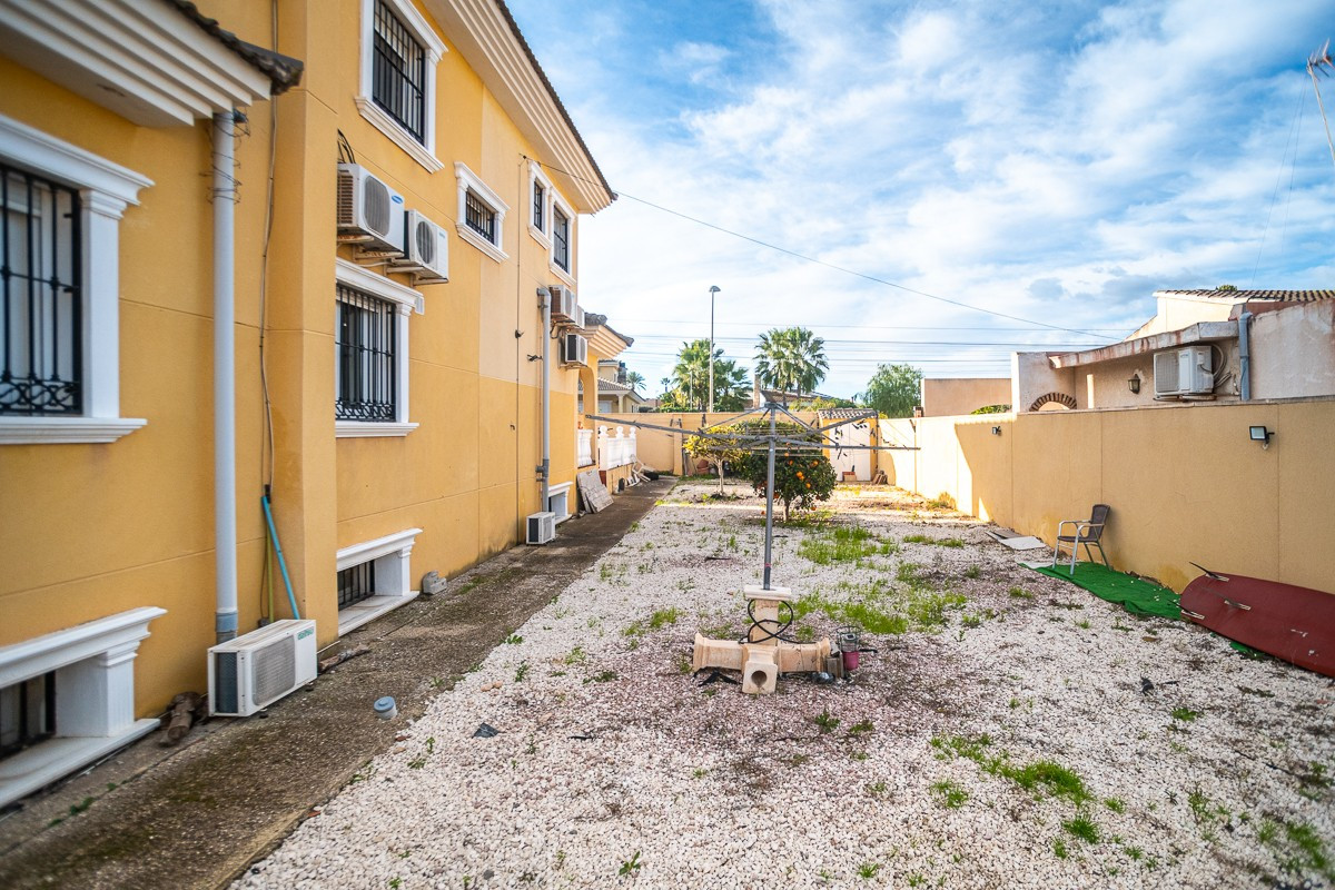 Huis te koop in Torrevieja | 6 slaapkamers H5520520