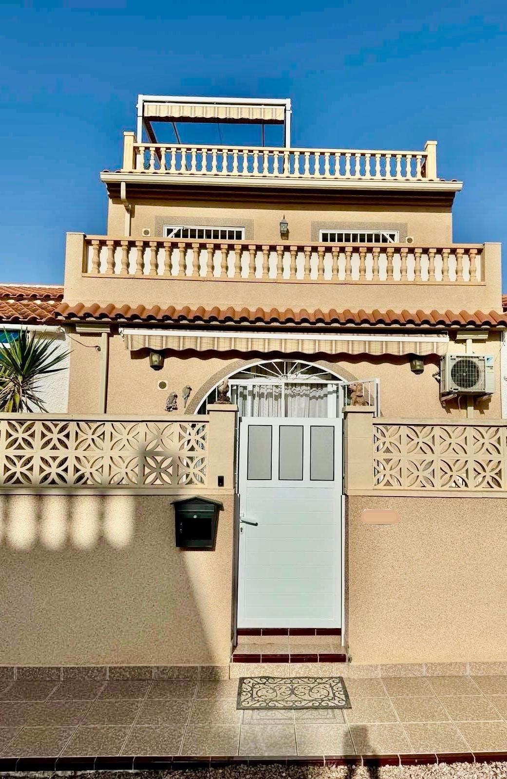 Huis te koop in Torrevieja | 3 slaapkamers H5521003