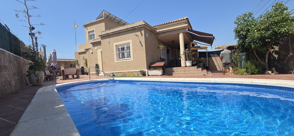 Huis te koop in Torrevieja | 5 slaapkamers H5527318