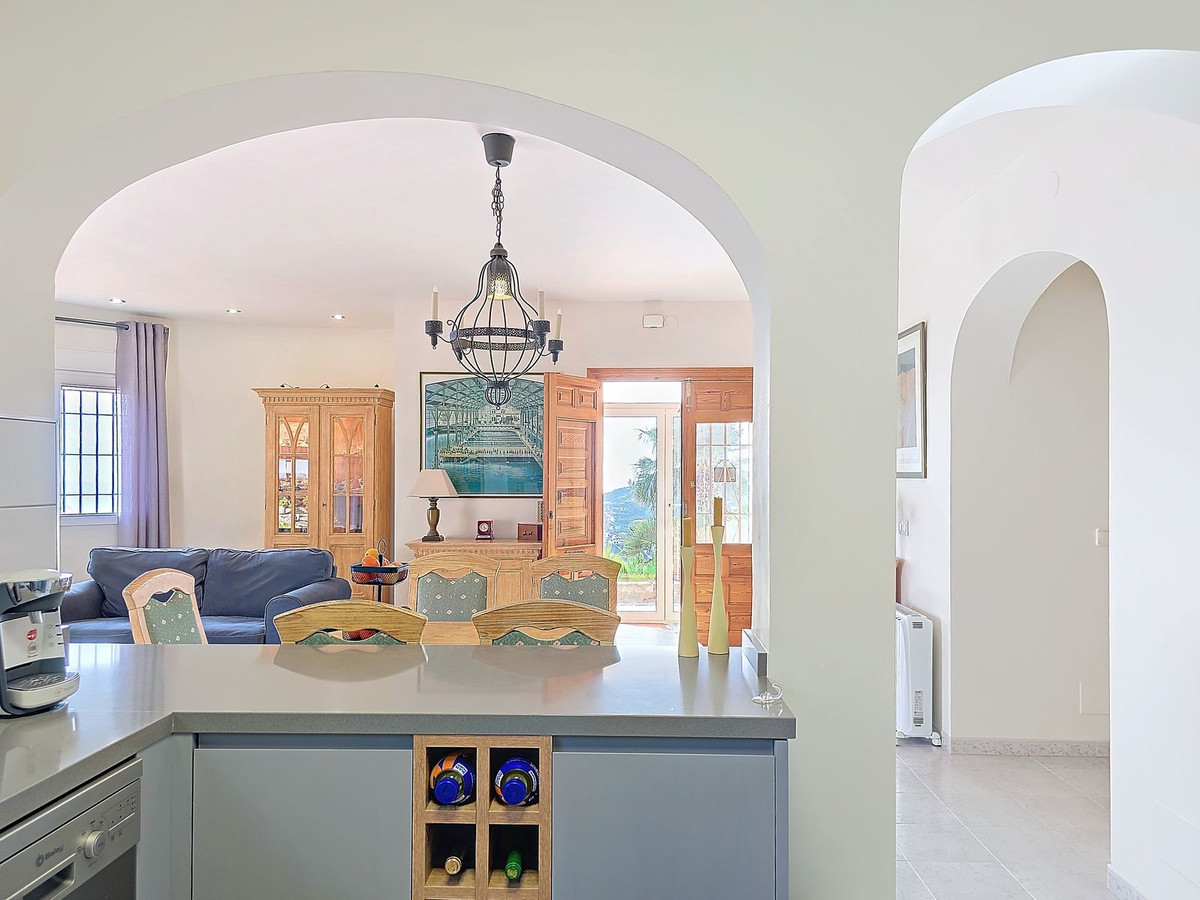 Vrijstaande Villa te koop in Torrox | 5 slaapkamers H4975939