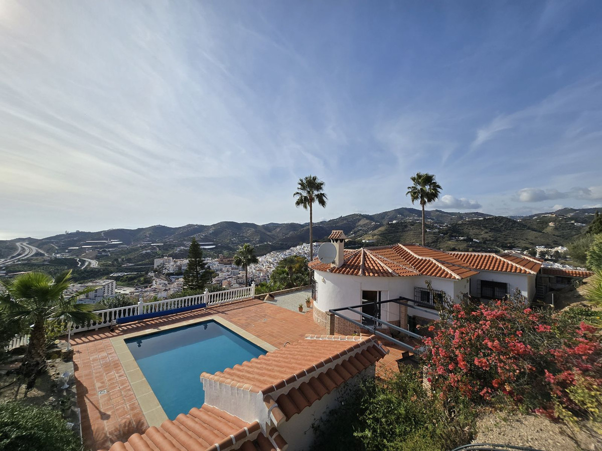 Vrijstaande Villa te koop in Torrox | 5 slaapkamers H4975939
