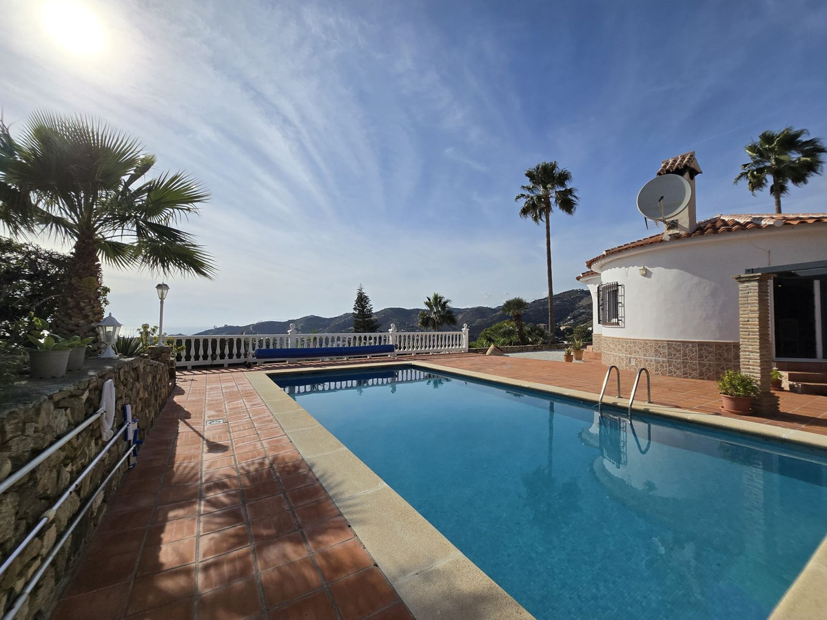 Vrijstaande Villa te koop in Torrox | 5 slaapkamers H4975939