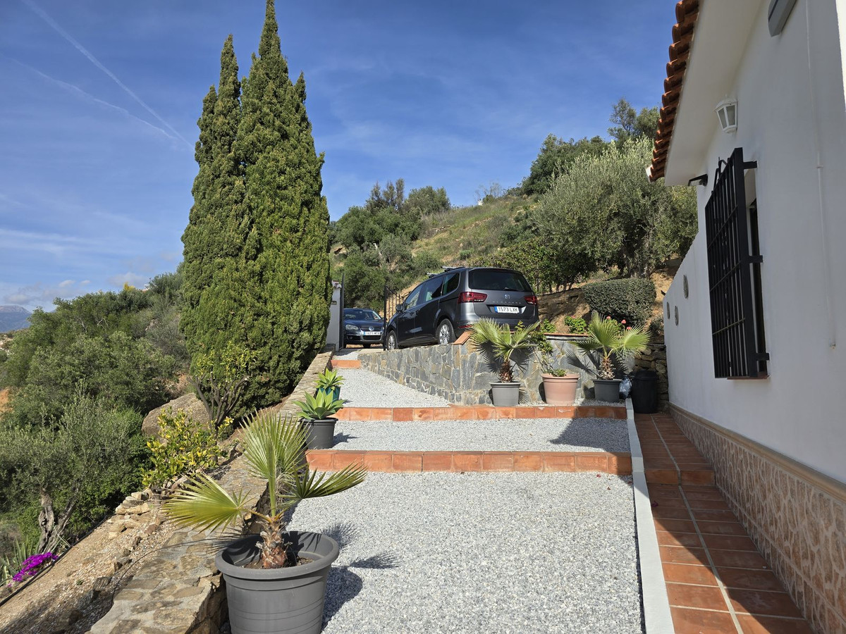 Vrijstaande Villa te koop in Torrox | 5 slaapkamers H4975939