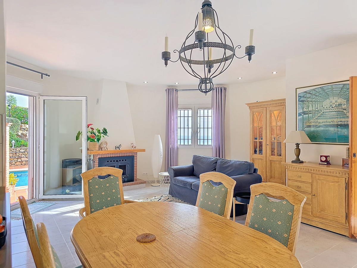 Vrijstaande Villa te koop in Torrox | 5 slaapkamers H4975939