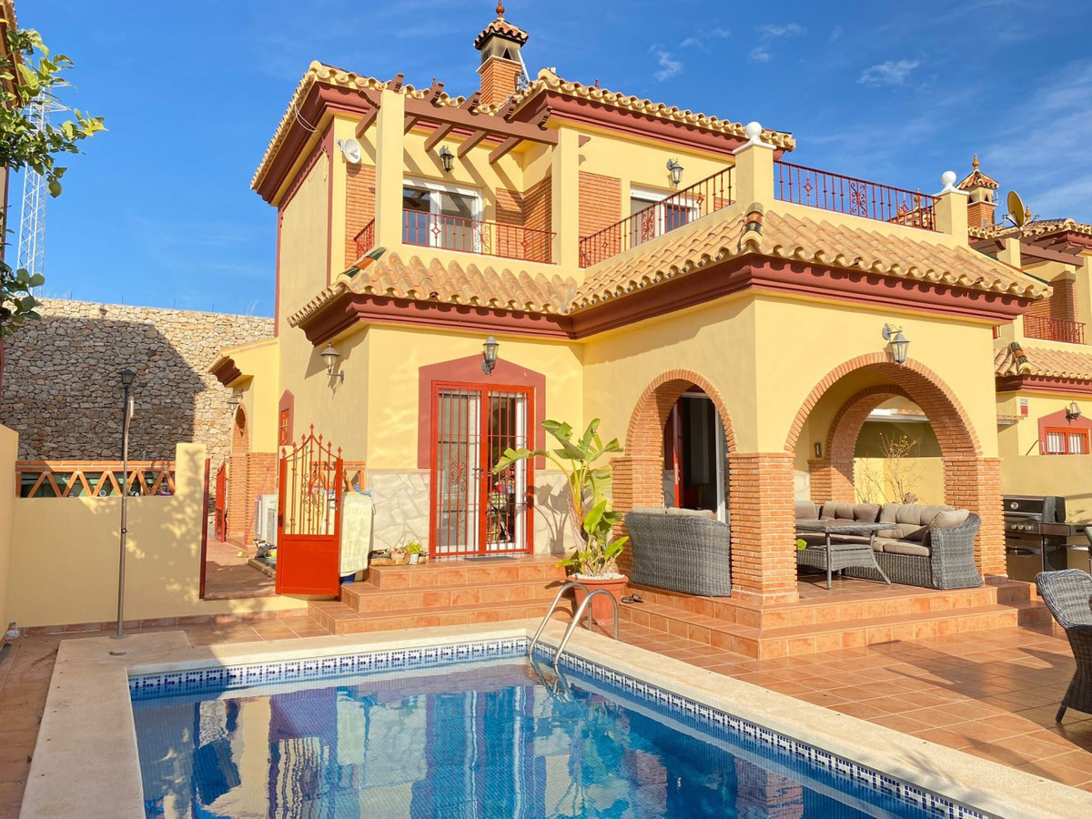 Huis te koop in Torrox | 5 slaapkamers H5010751