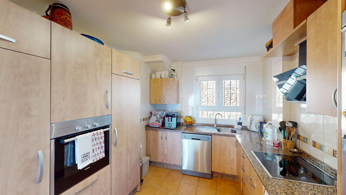 Huis te koop in Torrox | 5 slaapkamers H5010751