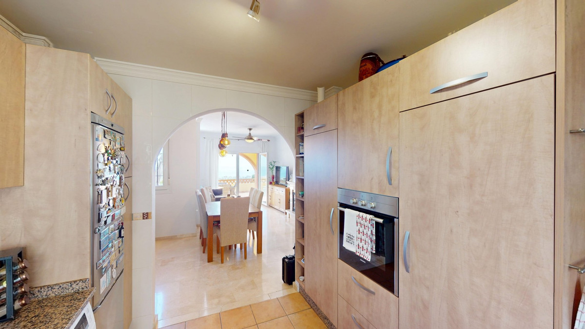 Huis te koop in Torrox | 5 slaapkamers H5010751