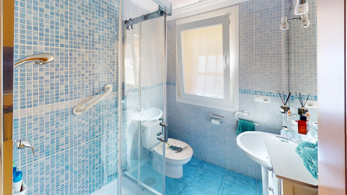 Huis te koop in Torrox | 5 slaapkamers H5010751