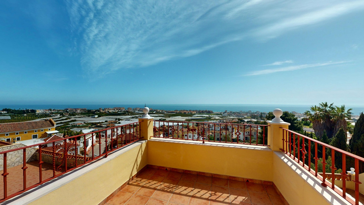 Huis te koop in Torrox | 5 slaapkamers H5010751