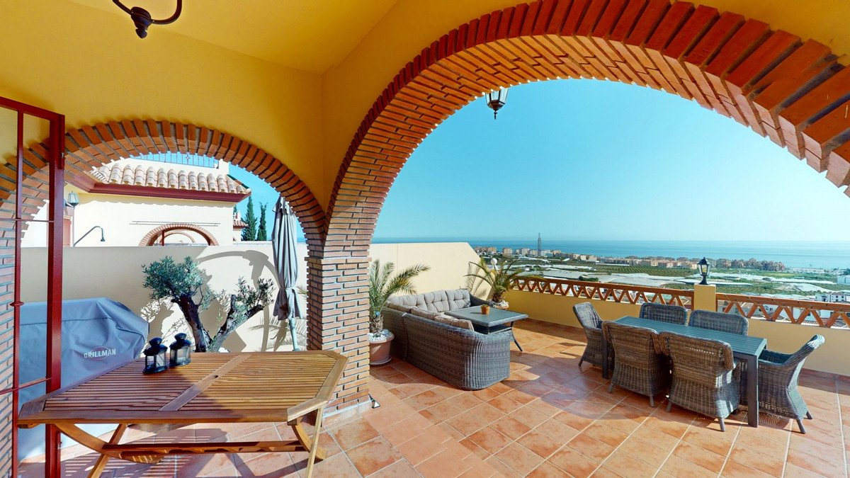 Huis te koop in Torrox | 5 slaapkamers H5010751