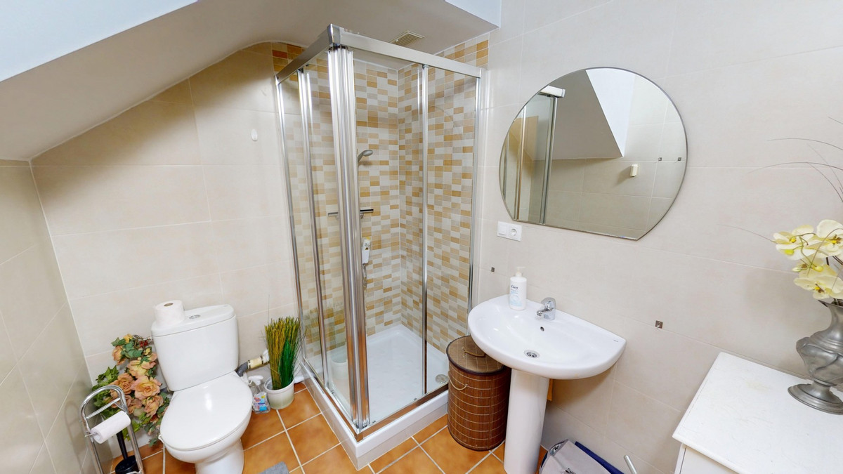 Huis te koop in Torrox | 5 slaapkamers H5010751