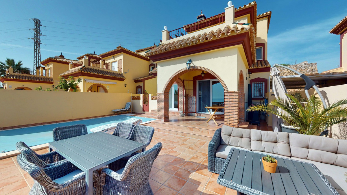 Huis te koop in Torrox | 5 slaapkamers H5010751