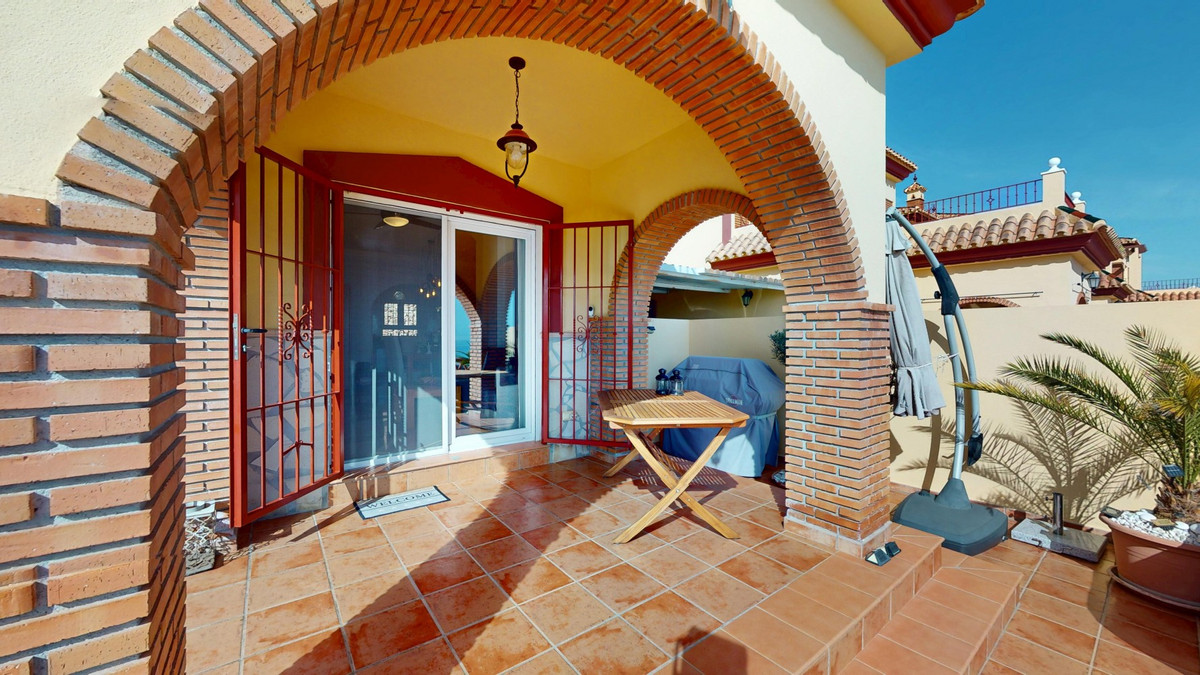 Huis te koop in Torrox | 5 slaapkamers H5010751