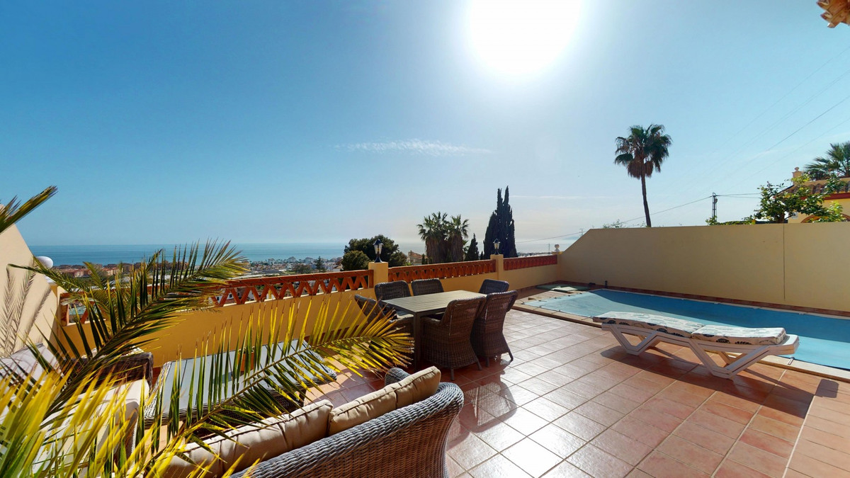 Huis te koop in Torrox | 5 slaapkamers H5010751
