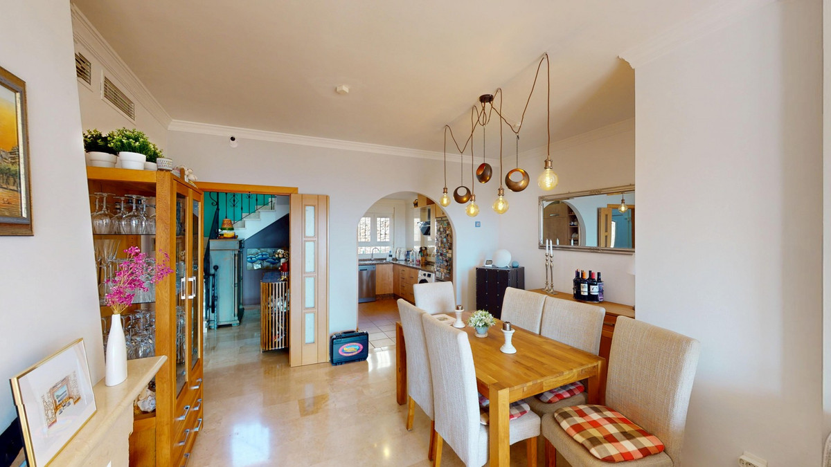 Huis te koop in Torrox | 5 slaapkamers H5010751