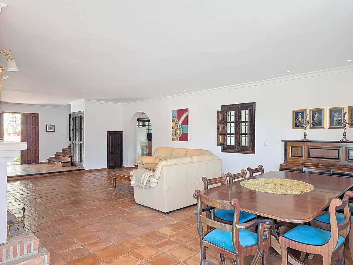 Vrijstaande Villa te koop in Torrox | 7 slaapkamers H5044738