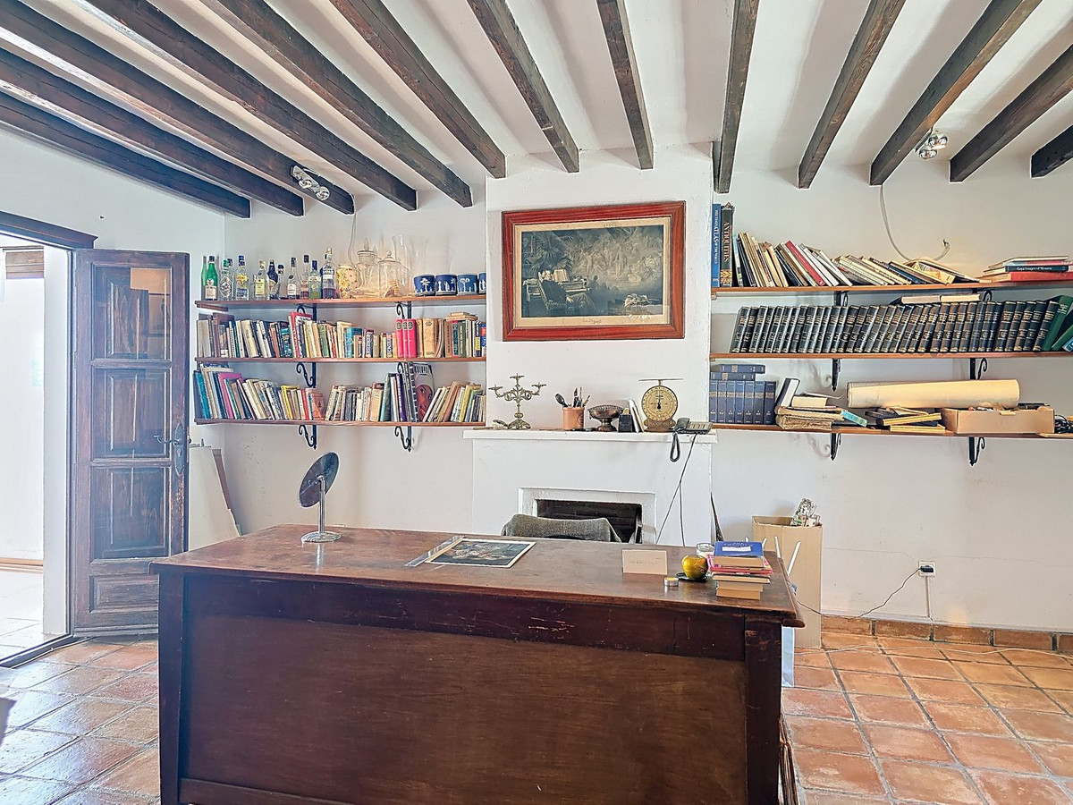 Vrijstaande Villa te koop in Torrox | 7 slaapkamers H5044738