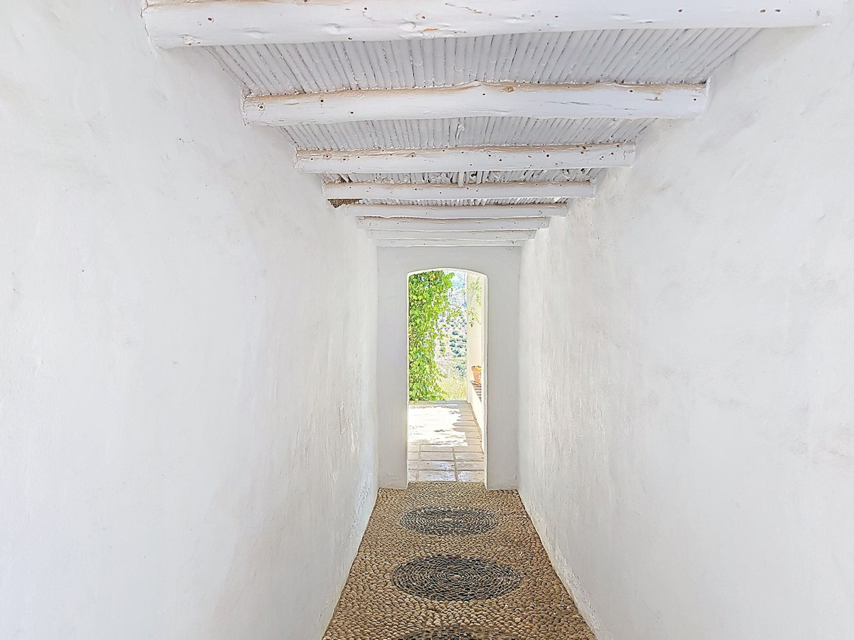 Vrijstaande Villa te koop in Torrox | 7 slaapkamers H5044738