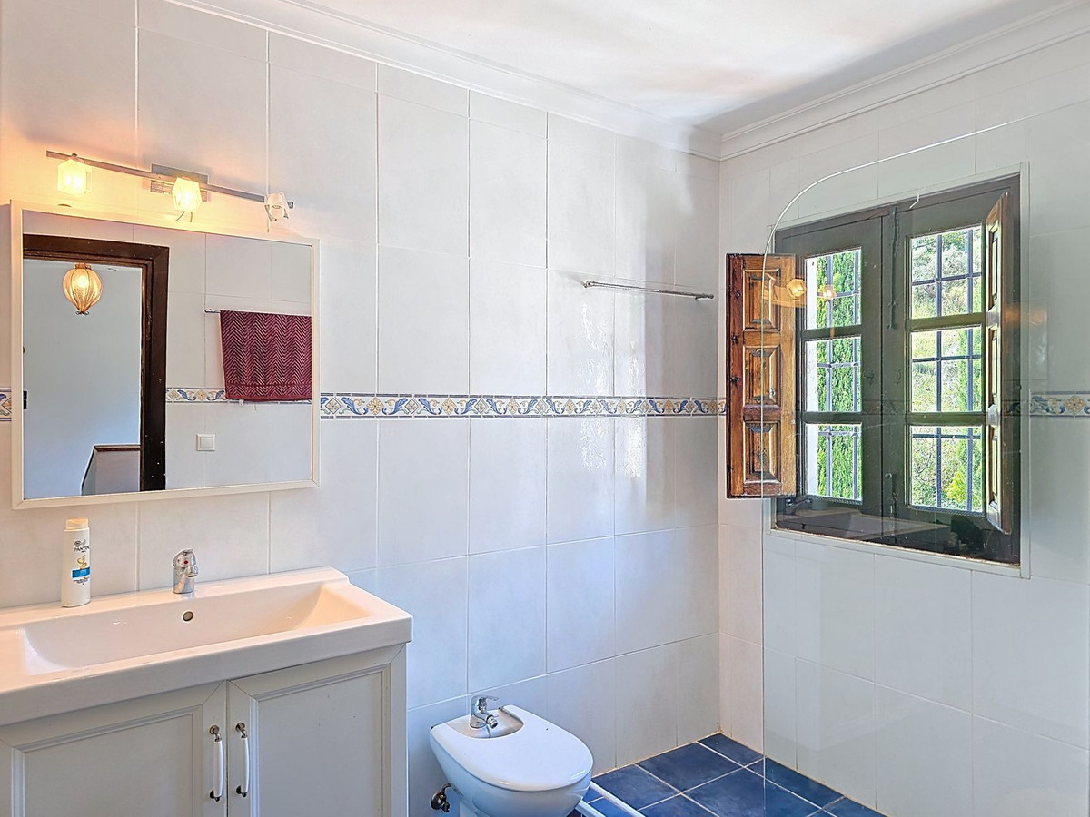 Vrijstaande Villa te koop in Torrox | 7 slaapkamers H5044738