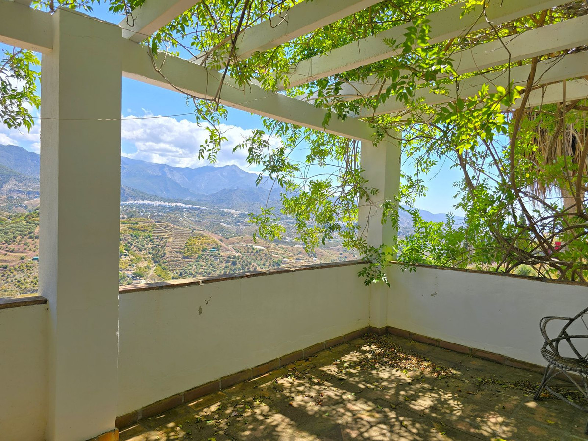 Vrijstaande Villa te koop in Torrox | 7 slaapkamers H5044738