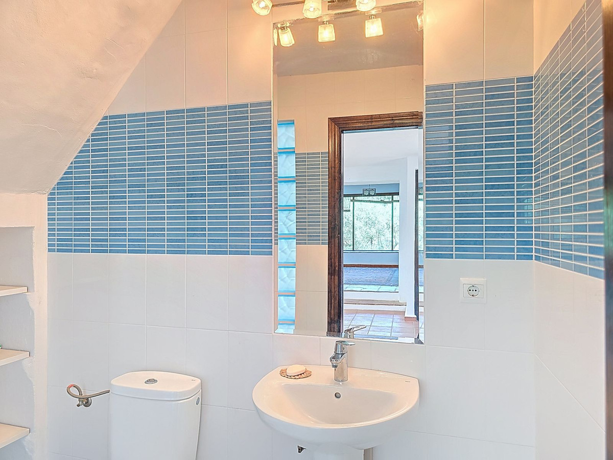 Vrijstaande Villa te koop in Torrox | 7 slaapkamers H5044738