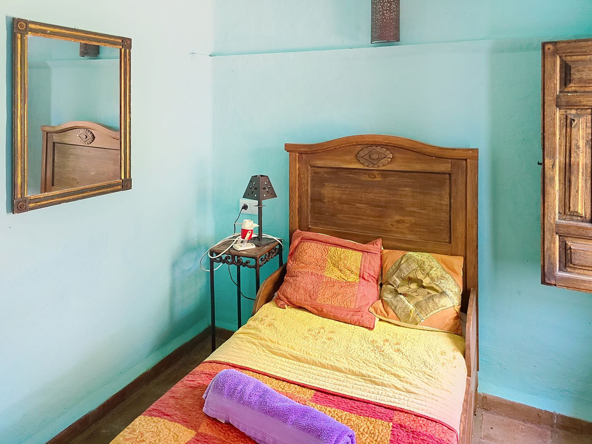 Vrijstaande Villa te koop in Torrox | 7 slaapkamers H5044738