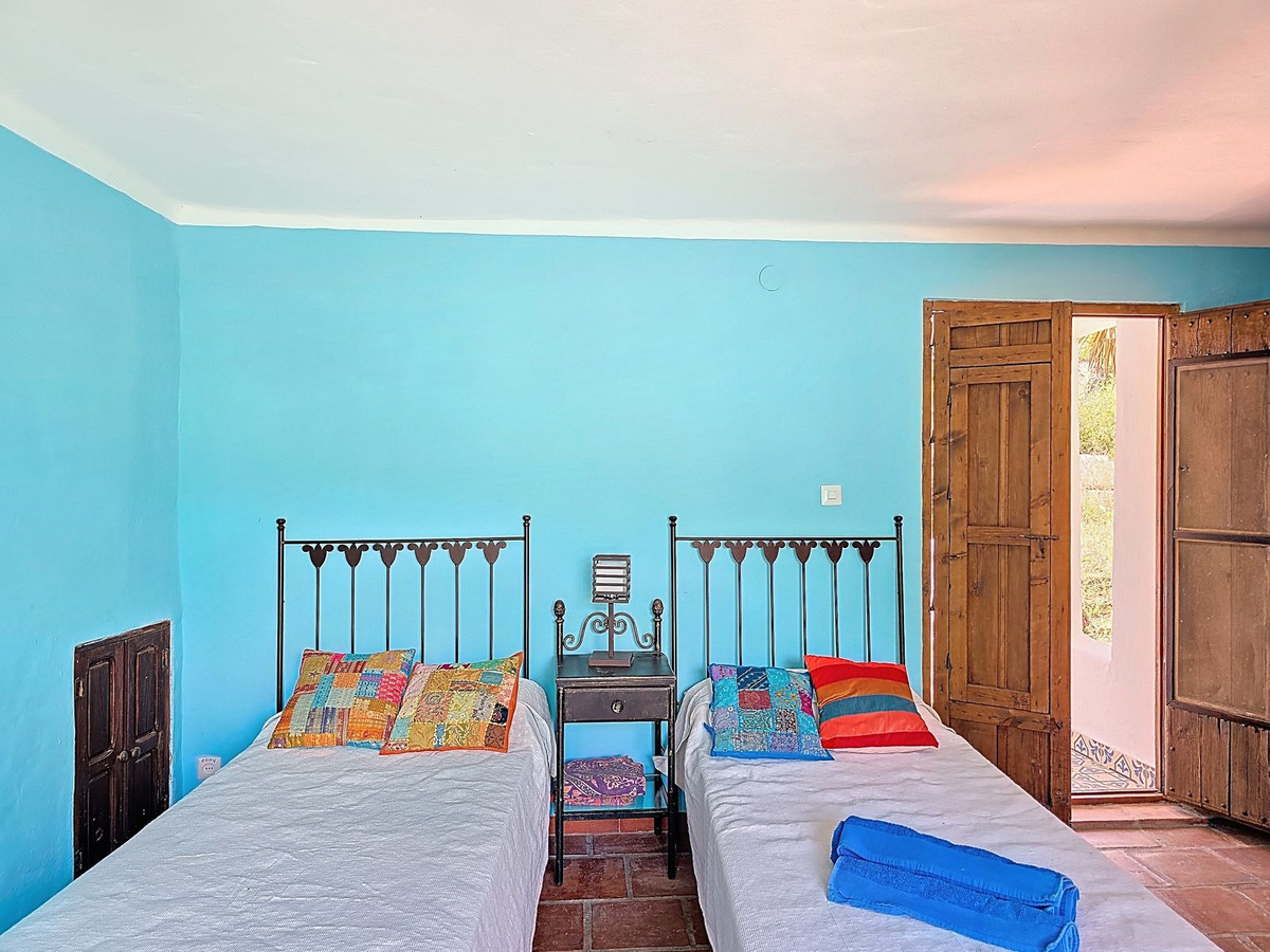 Vrijstaande Villa te koop in Torrox | 7 slaapkamers H5044738