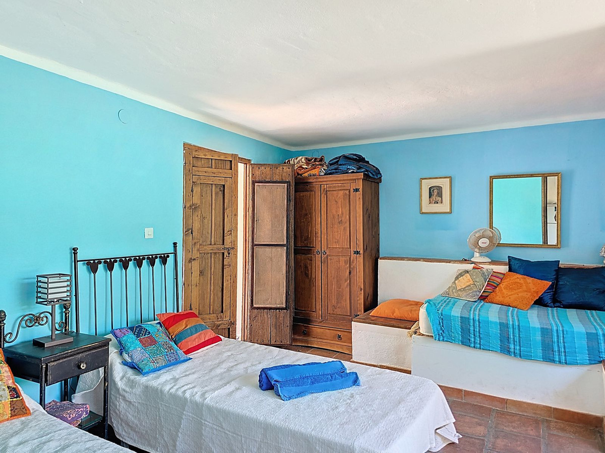 Vrijstaande Villa te koop in Torrox | 7 slaapkamers H5044738