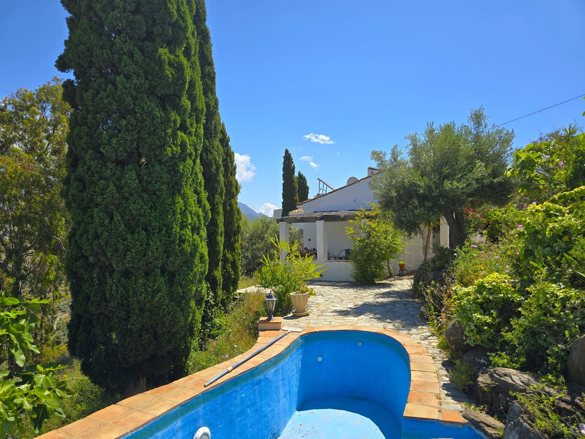 Vrijstaande Villa te koop in Torrox | 7 slaapkamers H5044738