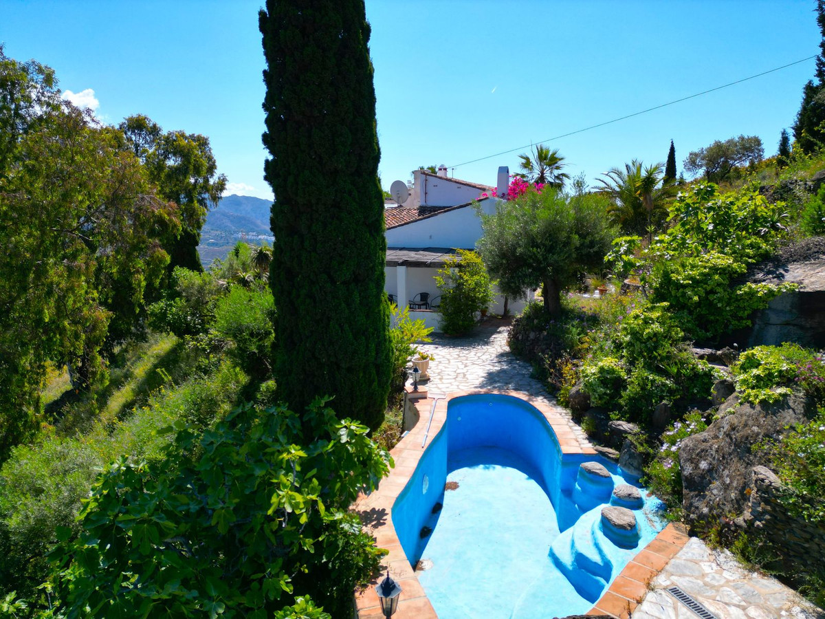 Vrijstaande Villa te koop in Torrox | 7 slaapkamers H5044738