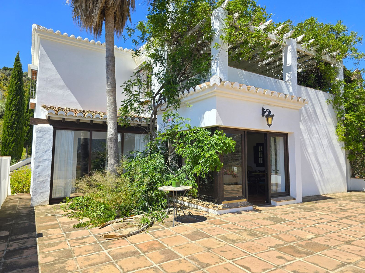 Vrijstaande Villa te koop in Torrox | 7 slaapkamers H5044738