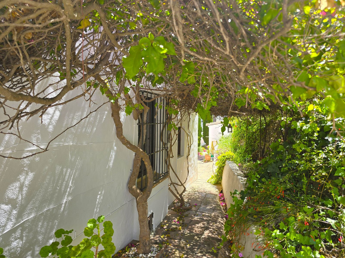 Vrijstaande Villa te koop in Torrox | 7 slaapkamers H5044738