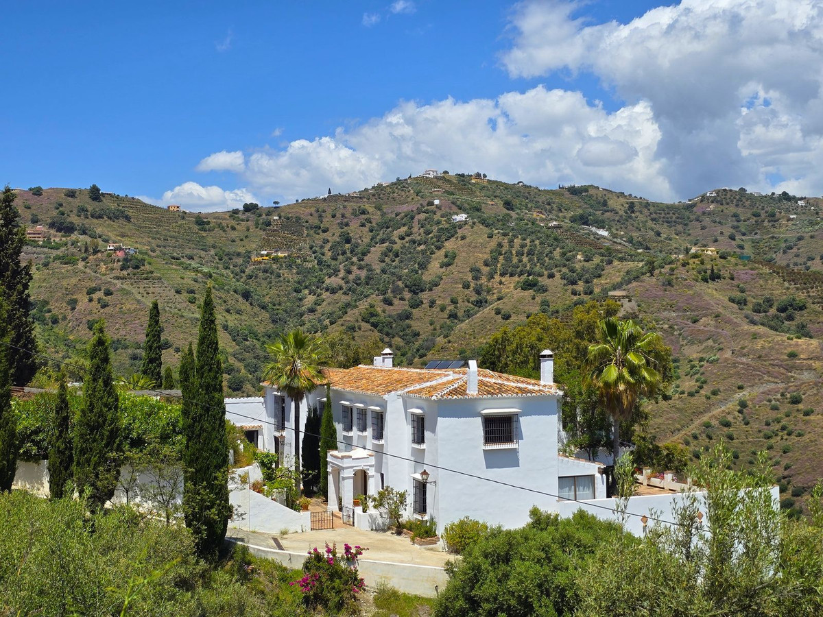 Vrijstaande Villa te koop in Torrox | 7 slaapkamers H5044738