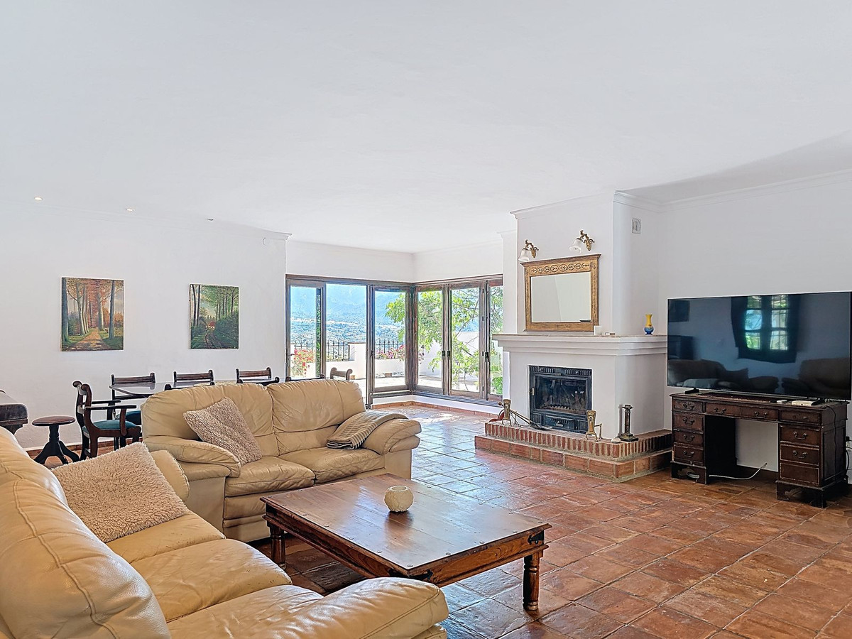 Vrijstaande Villa te koop in Torrox | 7 slaapkamers H5044738