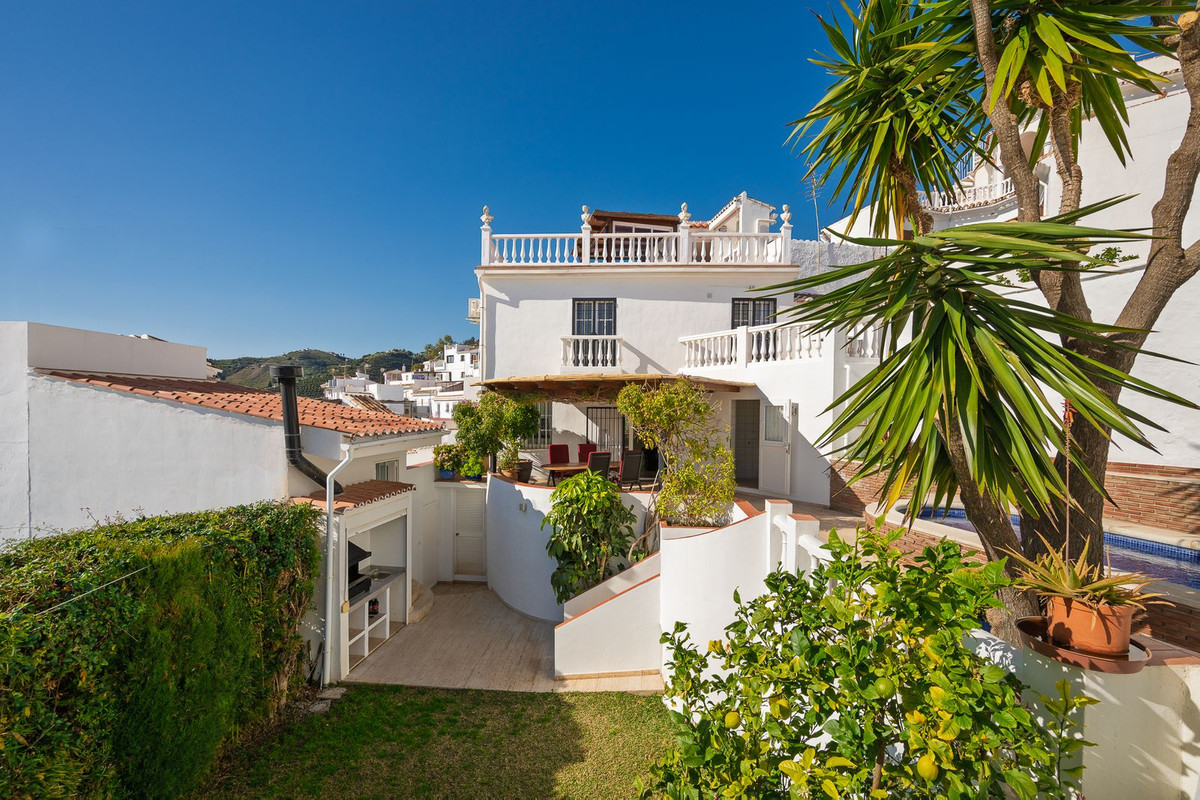 Huis te koop in Torrox | 5 slaapkamers H5138659