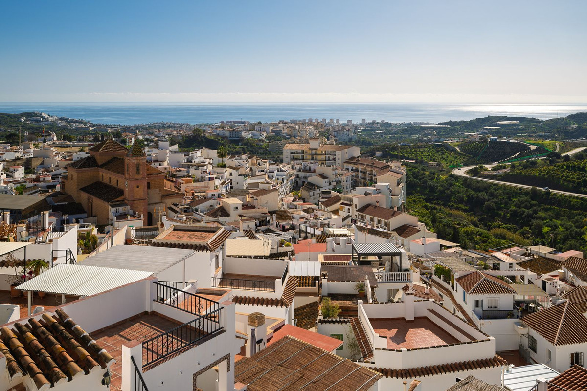 Huis te koop in Torrox | 5 slaapkamers H5138659