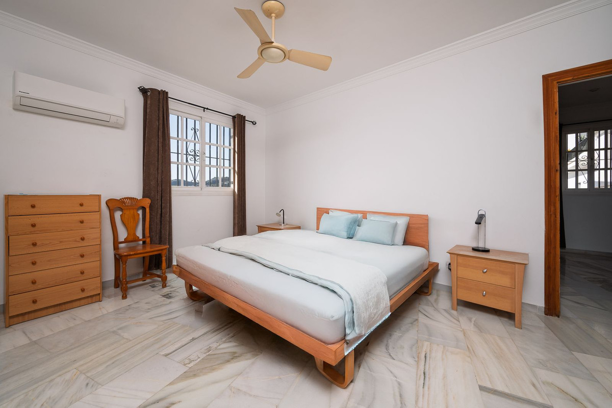 Huis te koop in Torrox | 5 slaapkamers H5138659