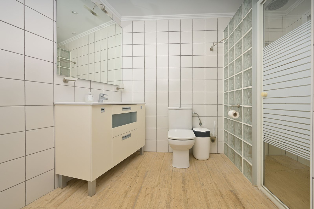 Huis te koop in Torrox | 5 slaapkamers H5138659