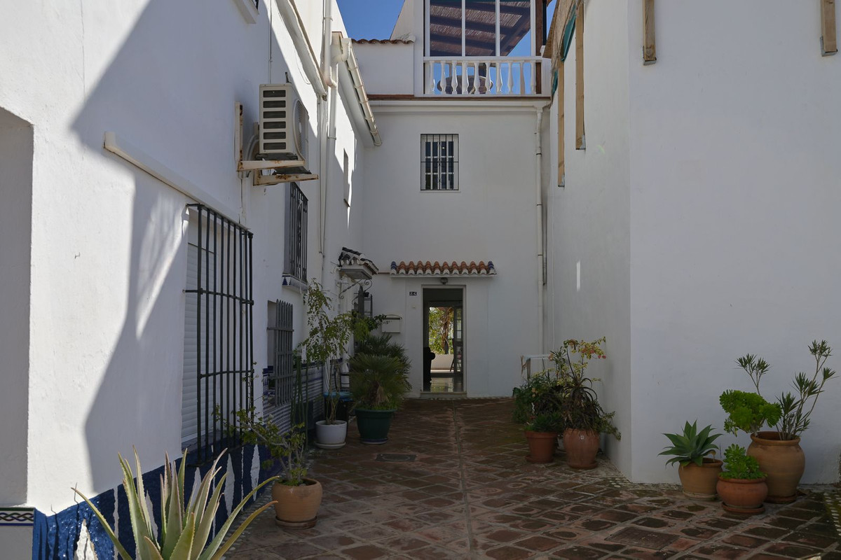 Huis te koop in Torrox | 5 slaapkamers H5138659