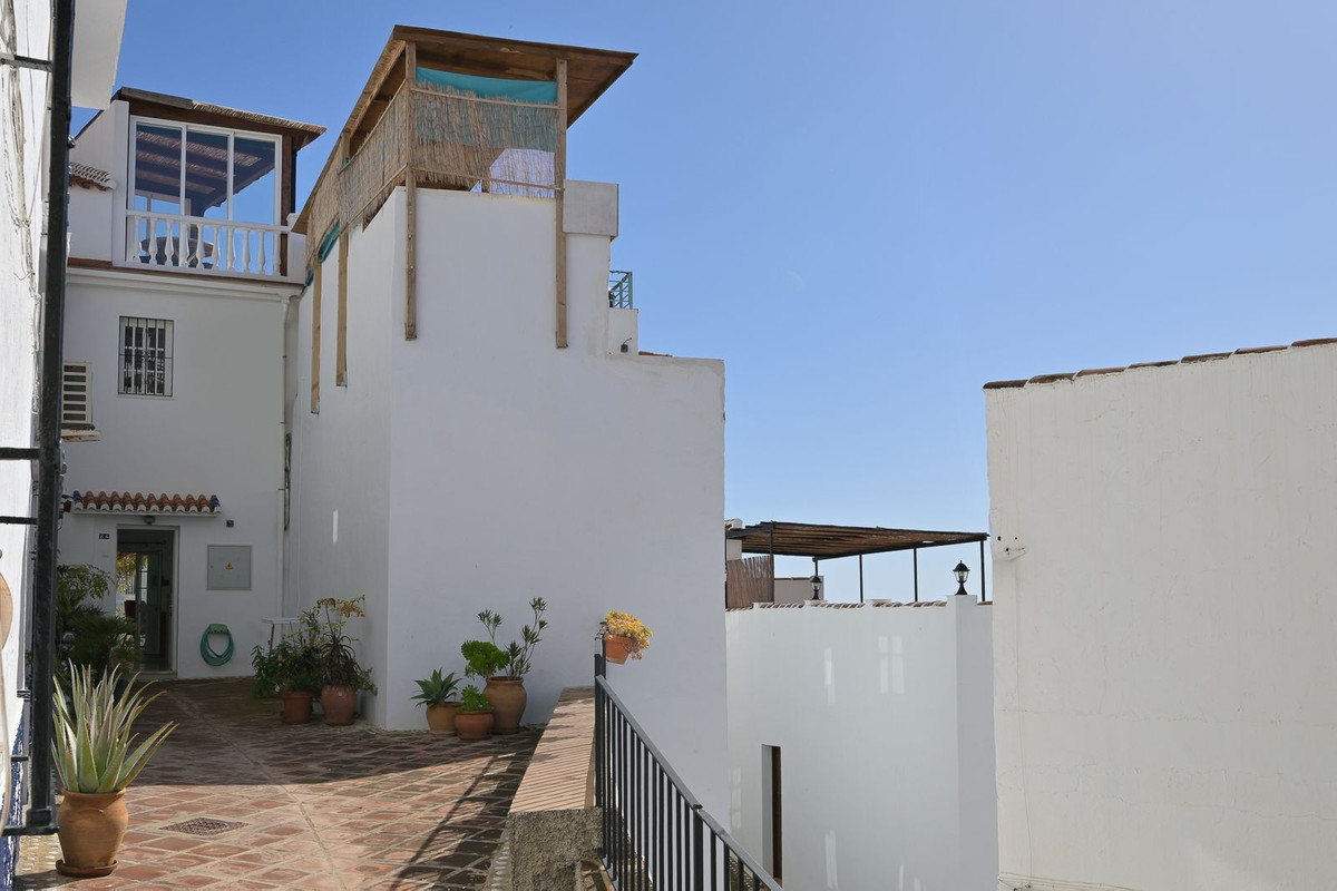 Huis te koop in Torrox | 5 slaapkamers H5138659