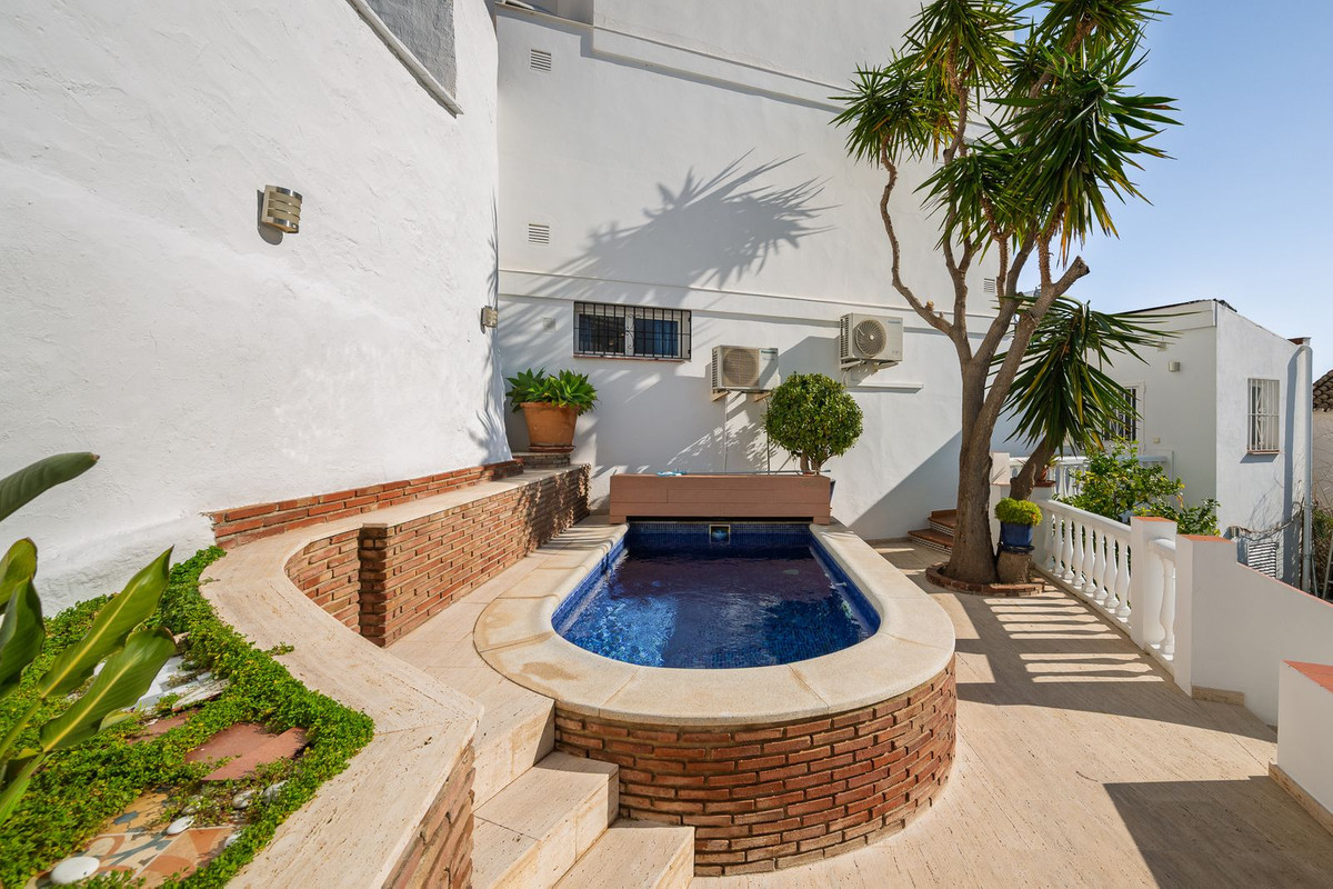 Huis te koop in Torrox | 5 slaapkamers H5138659